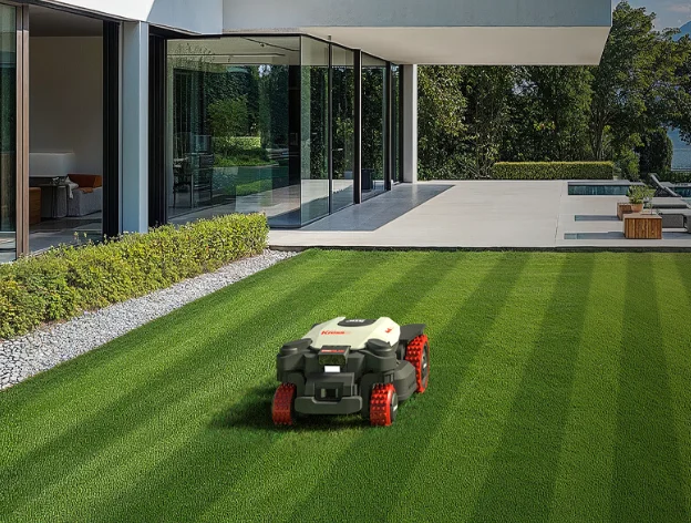 Kress KR282 mower on a striped modern lawn