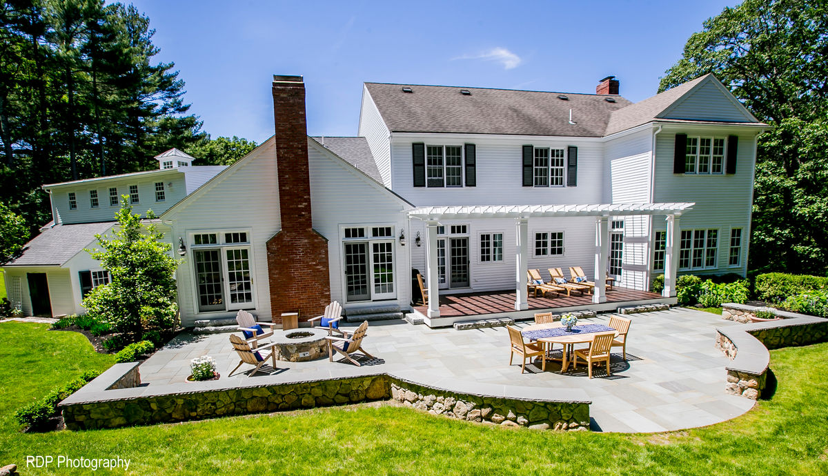 Lincoln Residence - Patio and garden path