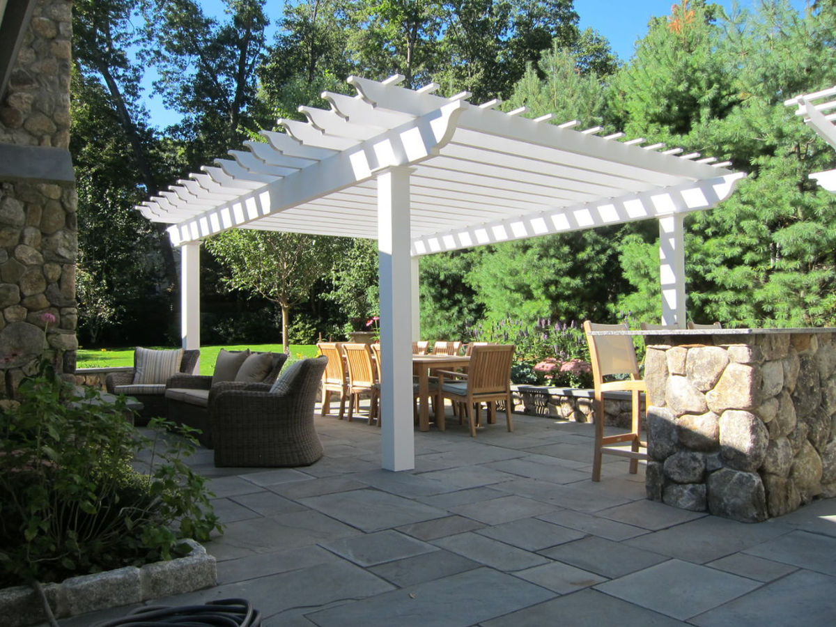Wellesley Residence - Pergola and stone patio